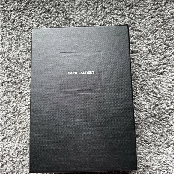 Yves Saint Laurent Cassandre Envelope Chain wallet - Picture 7 of 12